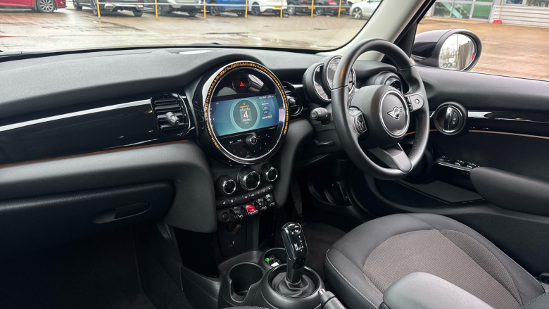 MINI Hatchback 1.5 Cooper Classic Premium Plus 5dr Auto Petrol Hatchback